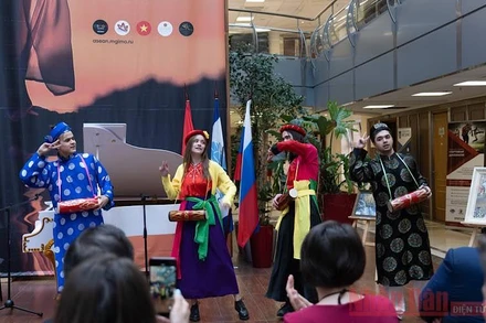 Nhiều tiết mục văn nghệ đặc sắc tại chương trình.