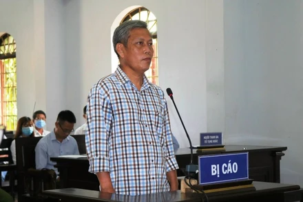 Bị cáo Trịnh Sướng, kẻ cầm đầu đường dây sản xuất và buôn bán xăng giả tại phiên tòa.