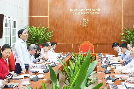 Quang cảnh buổi làm việc.