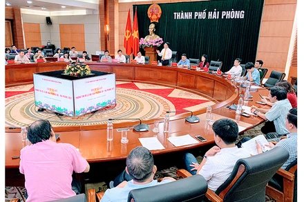 Quang cảnh họp báo sáng 16-4.