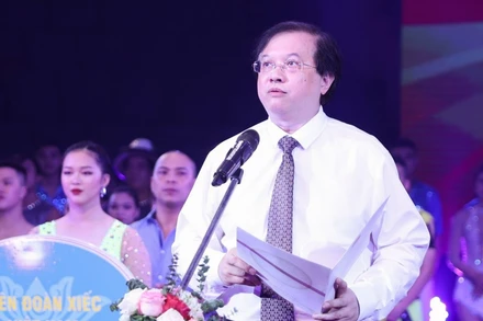 Thứ trưởng Văn hóa, Thể thao và Du lịch Tạ Quang Đông phát biểu khai mạc cuộc thi.