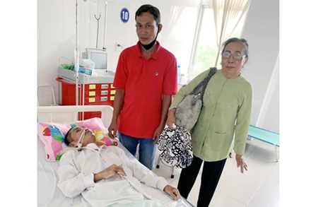 Bệnh nhân N.C.S. đã tỉnh táo và được người nhà đón về, ngày 12-4.