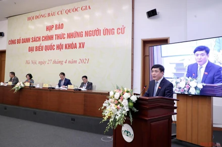 Tổng thư ký Quốc hội, Chủ nhiệm Văn phòng Quốc hội Bùi Văn Cường phát biểu tại buổi họp báo. (Ảnh: Duy Linh)