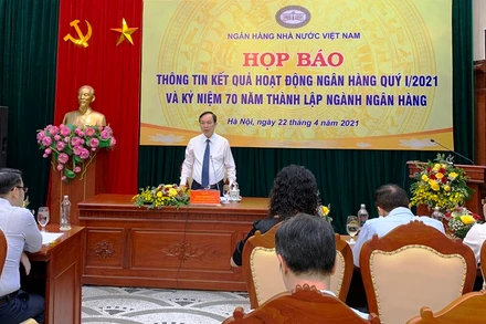 Phó Thống đốc thường trực NHNN Đào Minh Tú phát biểu tại họp báo.