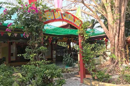 Miếu Bà Chúa Xứ, nơi bà C bị bà Tám hành hung, lấy tài sản.