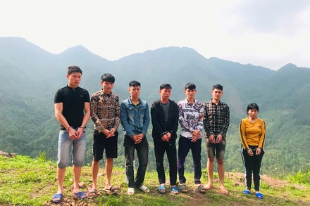 Nhóm đối tượng tổ chức đưa người xuất cảnh trái phép sang Trung Quốc bị Công an huyện Bình Liêu bắt giữ, khởi tố.