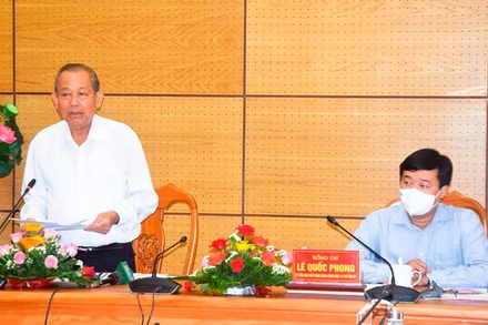 Phó Thủ tướng Thường trực Trương Hòa Bình phát biểu tại buổi làm việc.