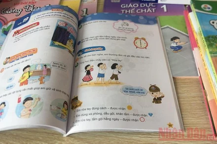 SGK theo Chương trình giáo dục phổ thông mới (Ảnh: VŨ DUY)