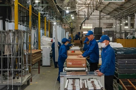 Doanh nghiệp sản xuất còn gặp nhiều khó khăn.