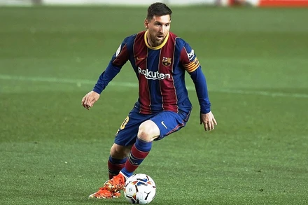 Việc sở hữu siêu sao Lionel Messi, cầu thủ được trả lương cao nhất thế giới giúp Barca tạo ra tầm ảnh hưởng lớn trên thị trường. (Ảnh: Getty Images)