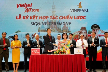 Vietjet ký hợp tác chiến lược cùng Vinpearl