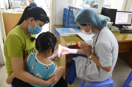 Số ca mắc bệnh tay, chân, miệng nhập viện điều trị tăng mạnh. (Ảnh chụp sáng 8-4)