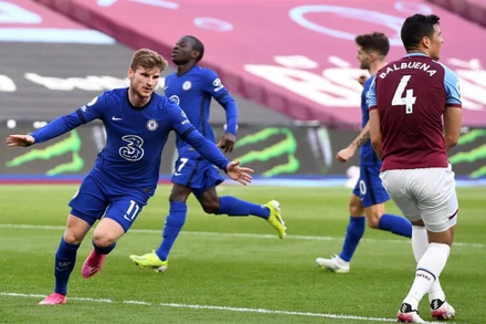 T. Werner (trái) ghi bàn thắng duy nhất cho Chelsea.