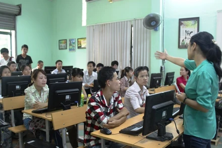 Dạy nghề công nghệ thông tin cho người khuyết tật.