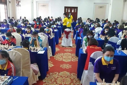 Các VĐV và trọng tài đều phải đeo khẩu trang suốt quá trình thi đấu!