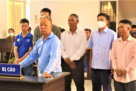 Các bị cáo tại phiên tòa.