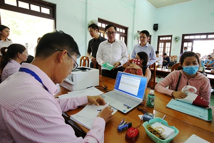 Điểm giao dịch vay vốn của NHCSXH trên địa bàn xã Ngũ Phụng, huyện Phú Quý.