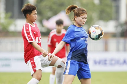 Hòa Sơn La 1-1, Than KS Việt Nam (áo xanh) cán đích với 19 điểm. (Ảnh: VFF)