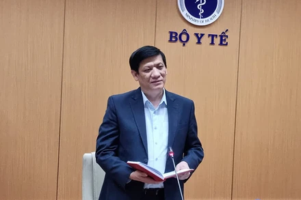 GS, TS Nguyễn Thanh Long, Bộ trưởng Y tế phát biểu tại cuộc họp. 