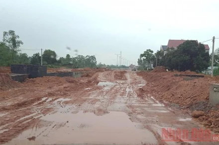 Nhiều điểm trên tuyến đường vành đai 5 qua tỉnh Thái Nguyên chưa thi công xong.