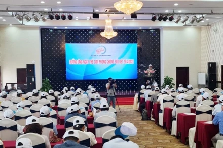 Lễ phát động.