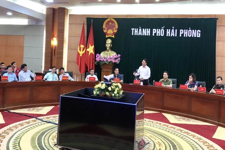 Quang cảnh công bố quyết định bàn giao CLB Bóng đá Hải Phòng chiều 23-4.