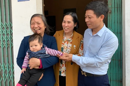 Niềm hạnh phúc lớn của gia đình anh Đức, chị Hưng khi sinh một em bé hoàn toàn khỏe mạnh, không mang gien bệnh rối loạn đông máu. 