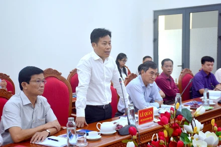 Đồng chí Lê Quân phát biểu tại buổi làm việc sáng ngày 15-4. 