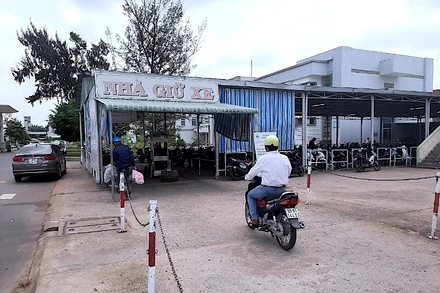 Ghi nhận vào sáng 8-4, nhà xe của Bệnh viện Sản - Nhi Cà Mau đã hoạt động lại bình thường.