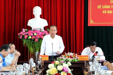 Phó Thủ tướng Thường trực Chính phủ Trương Hòa Bình phát biểu tại buổi làm việc.