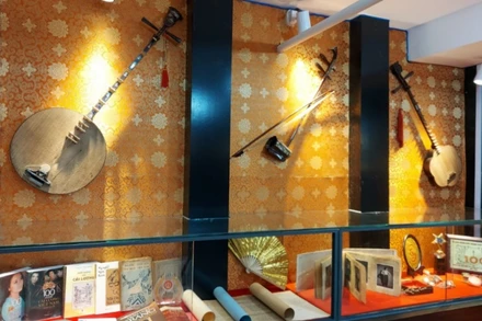 Những hiện vật trưng bày tại Phòng Truyền thống.