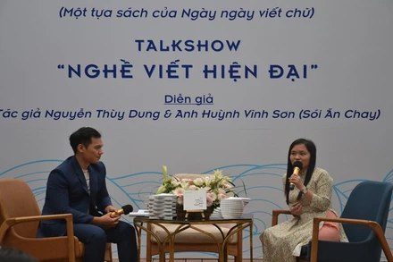 Tác giả Nguyễn Thùy Dung giới thiệu cuốn sách “Chữ xưa còn một chút này”.