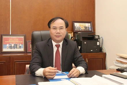 Thứ trưởng Xây dựng Nguyễn Văn Sinh.