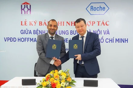 Hợp tác giữa Bệnh viện Ung bướu Hà Nội và Roche Việt Nam nhằm nâng cao chất lượng điều trị ung thư.