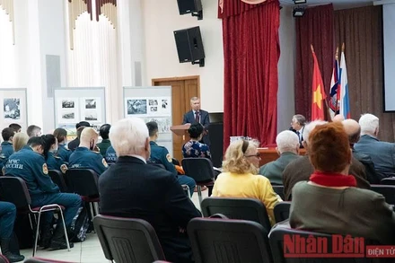 Chủ tịch Hội Hữu nghị Nga - Việt V. Buyanov nhấn mạnh ý nghĩa lớn lao của Chiến thắng 30-4-1975 (Ảnh: Quế Anh)