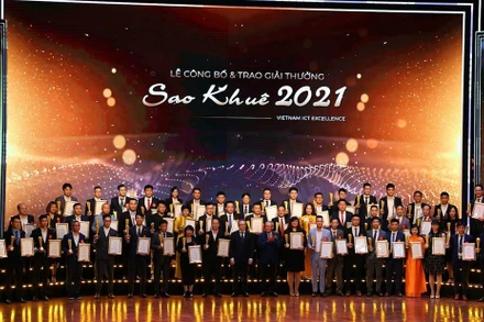 Trao giải thưởng Sao Khuê 2021.