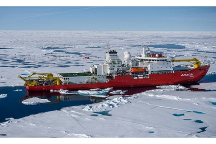 Tàu phá băng của Hàn Quốc ở Bắc Cực. (Ảnh Koreanet)