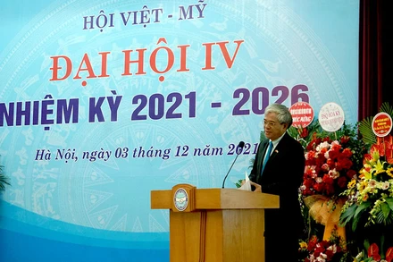 Nguyên Đại sứ Việt Nam tại Mỹ Phạm Quang Vinh được bầu làm Chủ tịch Hội Việt-Mỹ khóa IV.