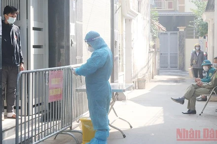 Quận Bắc Từ Liêm triển khai mô hình chăm sóc F0 tại nhà. (Ảnh: QUỐC TOẢN)