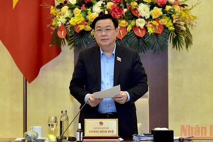 Chủ tịch Quốc hội Vương Đình Huệ phát biểu kết thúc đợt 1 phiên họp. Ảnh: Duy Linh