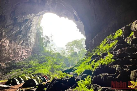 Cửa hang Pygmy, hang động lớn thứ tư thế giới, nằm trong vùng lõi VQG Phong Nha-Kẻ Bàng. (Ảnh: Mỹ Hạnh) 