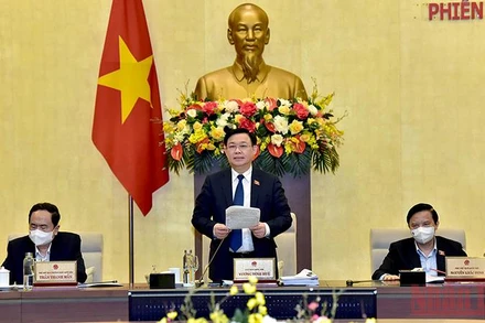 Chủ tịch Quốc hội Vương Đình Huệ phát biểu bế mạc phiên họp. Ảnh: Duy Linh