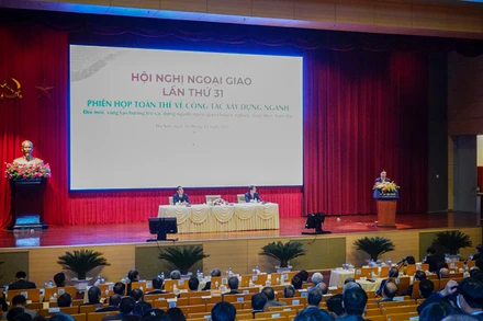 Toàn cảnh Phiên toàn thể về công tác xây dựng ngành ngoại giao. (Ảnh: Duy Linh)