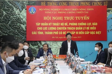 Hội nghị "Tập huấn kỹ thuật hộ đê, phòng chống lụt bão cho lực lượng chuyên trách bảo vệ đê điều tại các tỉnh, thành phố có đê từ cấp III đến cấp đặc biệt, ngày 8/12.