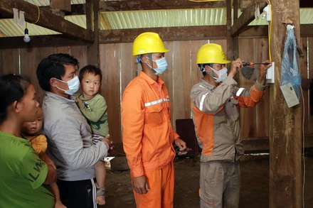 Điện lực Lai Châu đã nỗ lực đưa điện về với hàng nghìn hộ dân vùng khó khăn.