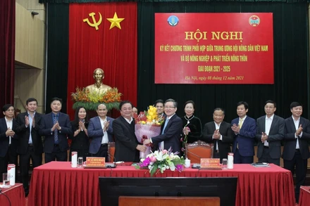 Hội nghị ký kết chương trình phối hợp với 5 chương trình lớn, hướng đến mục tiêu chung tạo dựng hình ảnh người nông dân thế hệ mới.