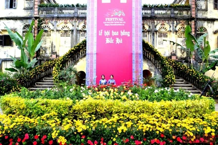 Khai hội “Vũ điệu cao nguyên trắng" Bắc Hà