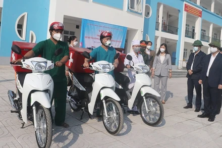 Quận Bắc Từ Liêm tổ chức lực lượng y tế cơ động để kịp thời hỗ trợ người dân.