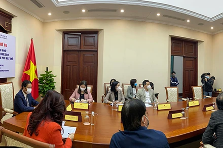 Đại diện lãnh đạo Bộ Văn hóa, Thể thao và Du lịch tham dự lễ khai mạc trực tuyến.