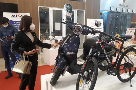 Giới thiệu các sản phẩm công nghiệp chủ lực thành phố Hà Nội năm 2021 đến người tiêu dùng.